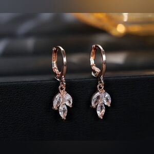 ♥️F 5 / $20 Elegant Silver Leaf Drop Earrings